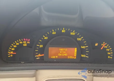 2002 Mercedes-Benz C 240 z USA, uszkodzony, nr VIN WDBRF61J32E006122